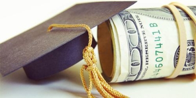 新疆财经大学研究生学费和奖学金是多少？